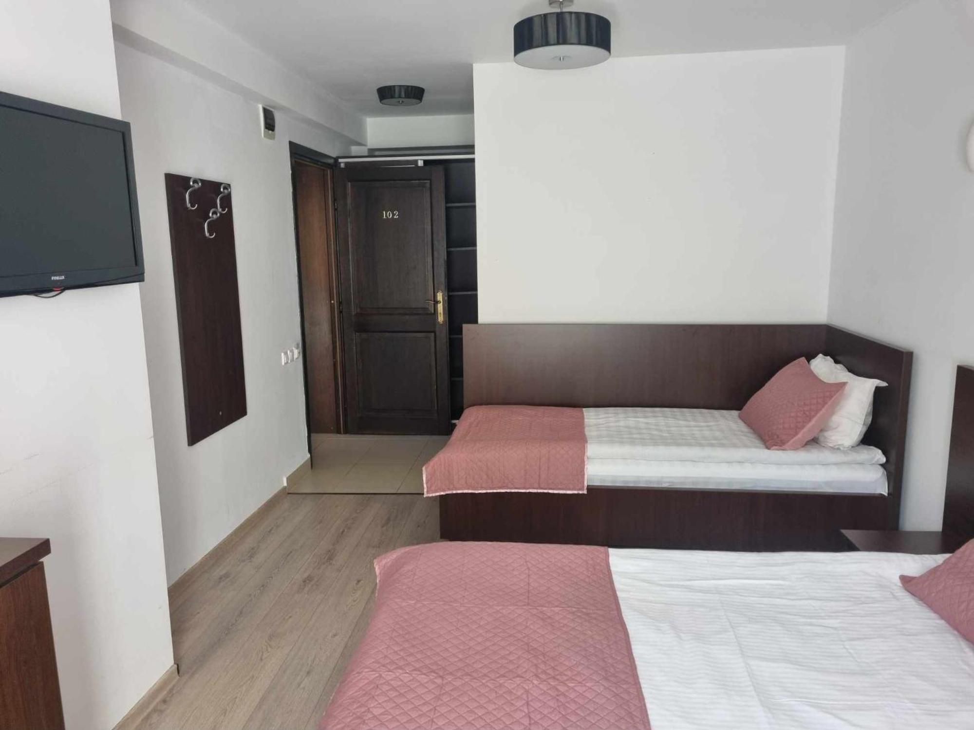 Pensiunea Public House Buşteni Exteriér fotografie