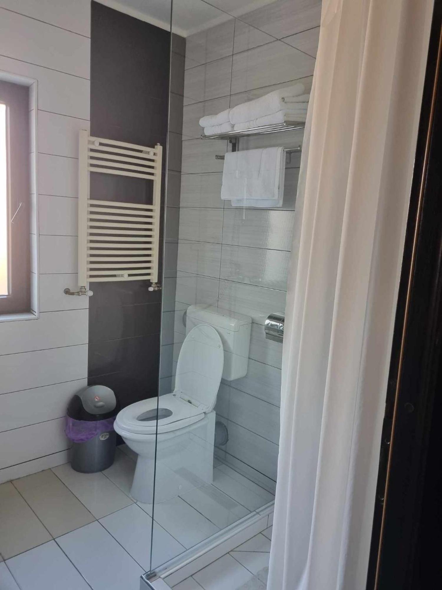 Pensiunea Public House Buşteni Exteriér fotografie